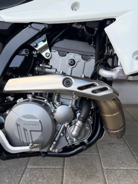SUZUKI Supermotard DR-Z4 SM-showroom-element-1