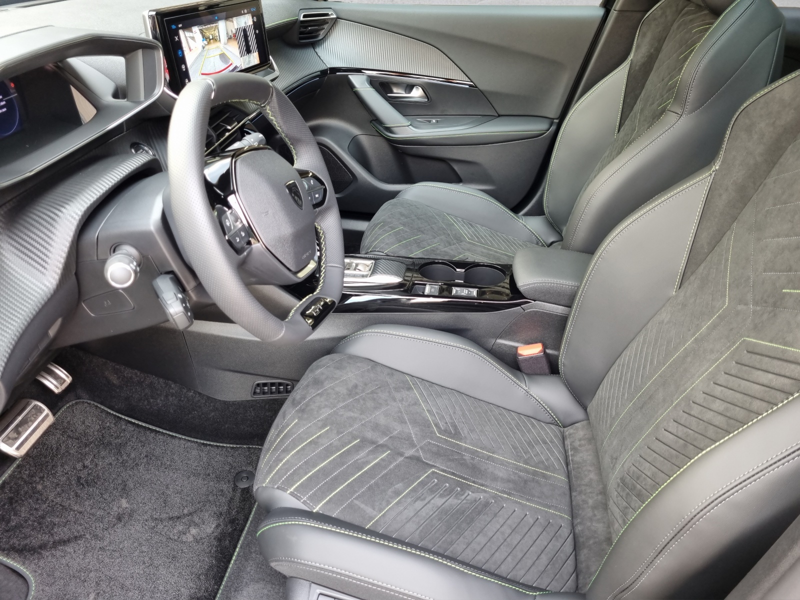 PEUGEOT 2008 e-GT 54kWh-image-8