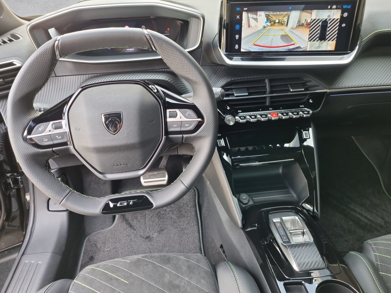 PEUGEOT 2008 e-GT 54kWh-image-10