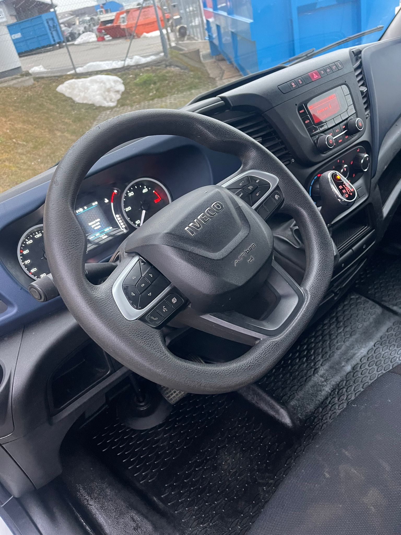 IVECO 35S14-image-8