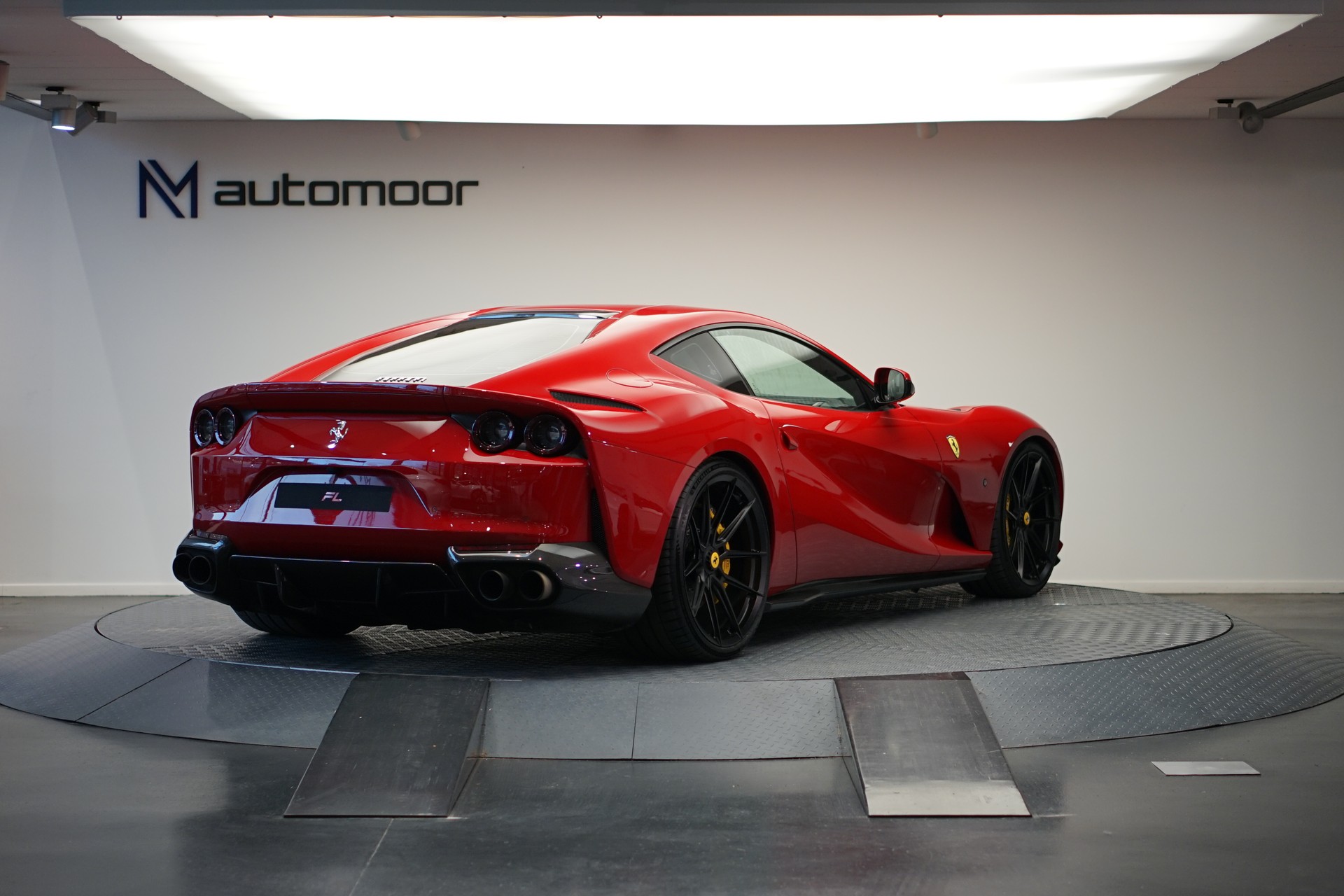 FERRARI 812 Superfast *NOVITEC* *Garantie* *CH-Fahrzeug*-image-4