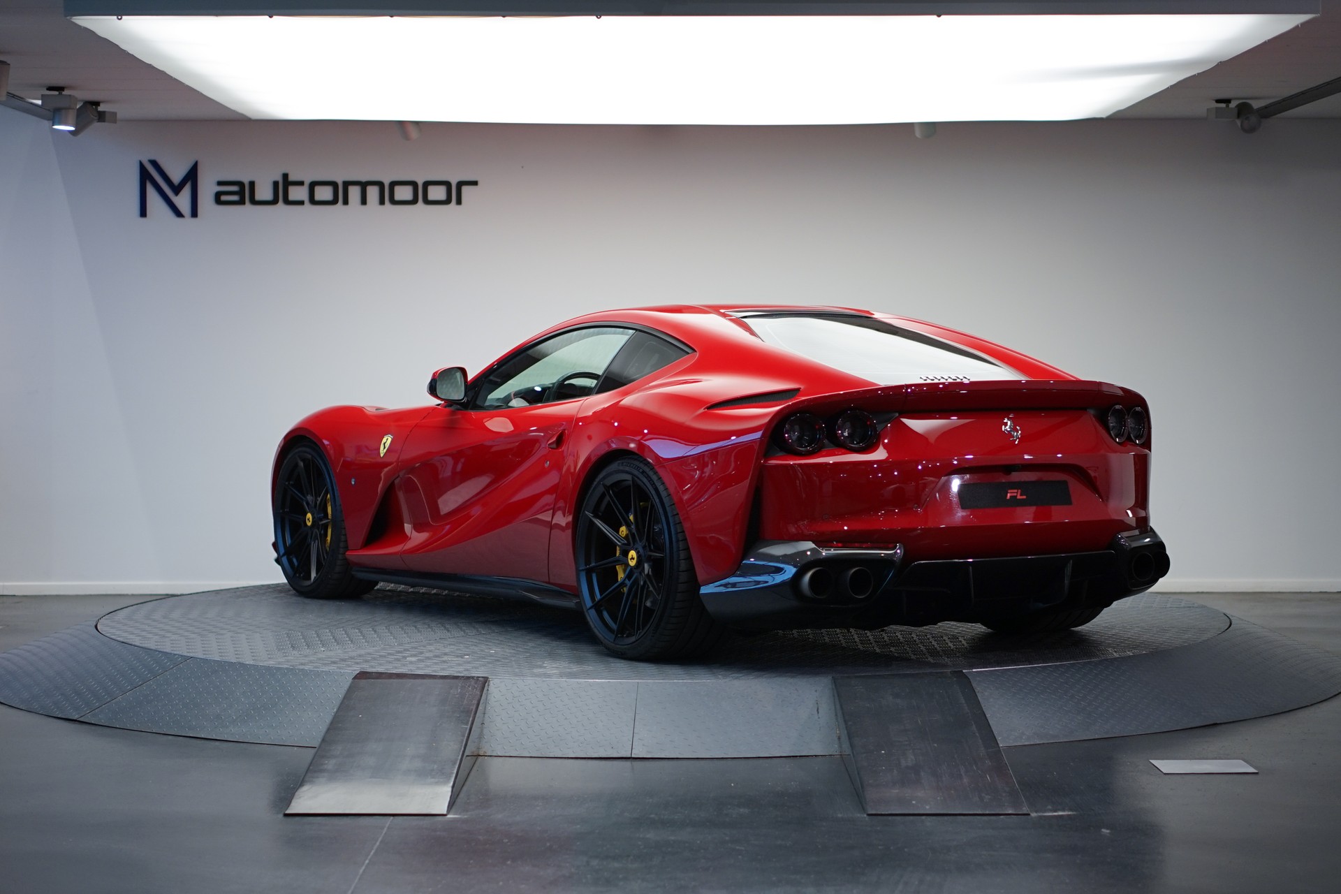 FERRARI 812 Superfast *NOVITEC* *Garantie* *CH-Fahrzeug*-image-6
