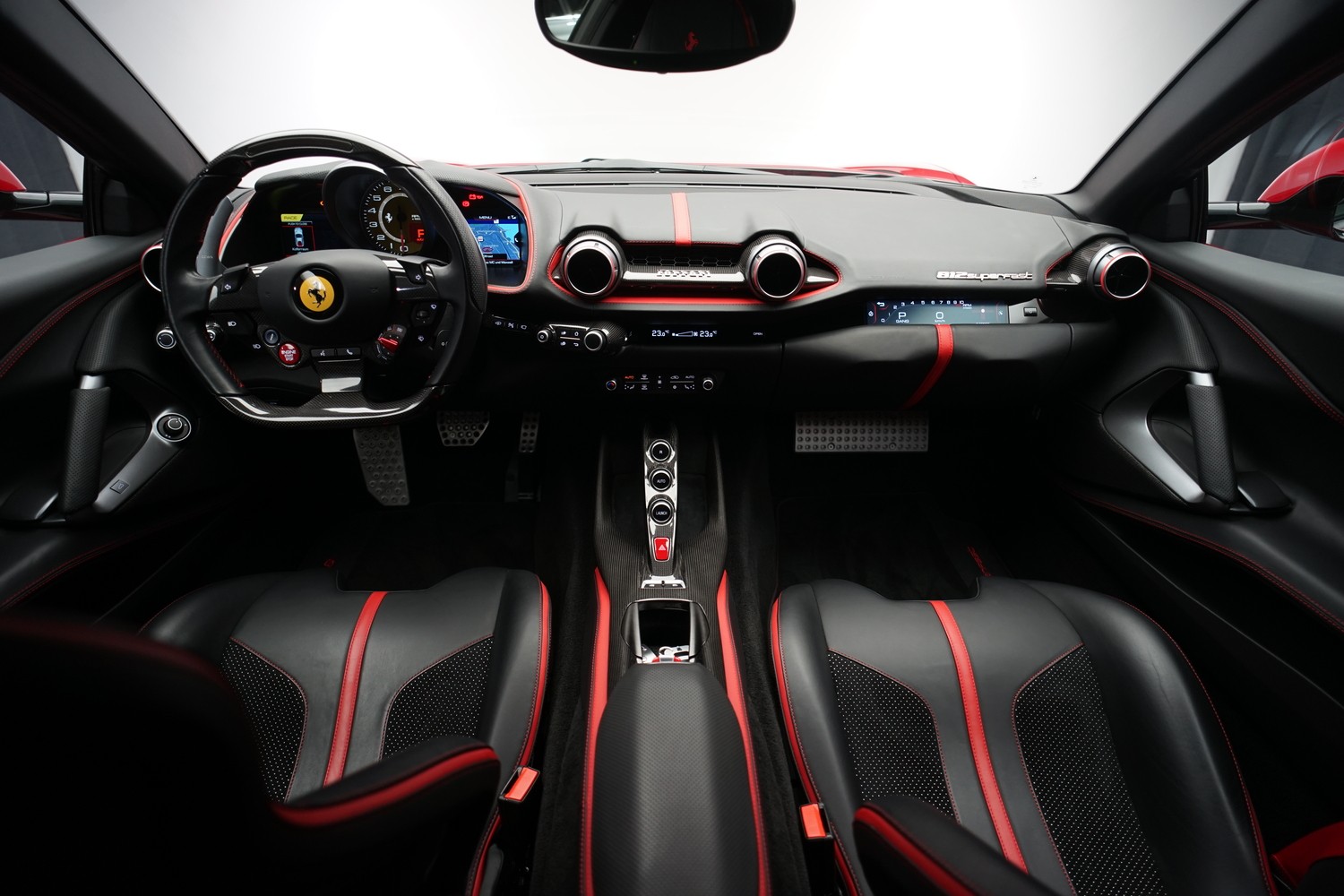 FERRARI 812 Superfast *NOVITEC* *Garantie* *CH-Fahrzeug*-image-12