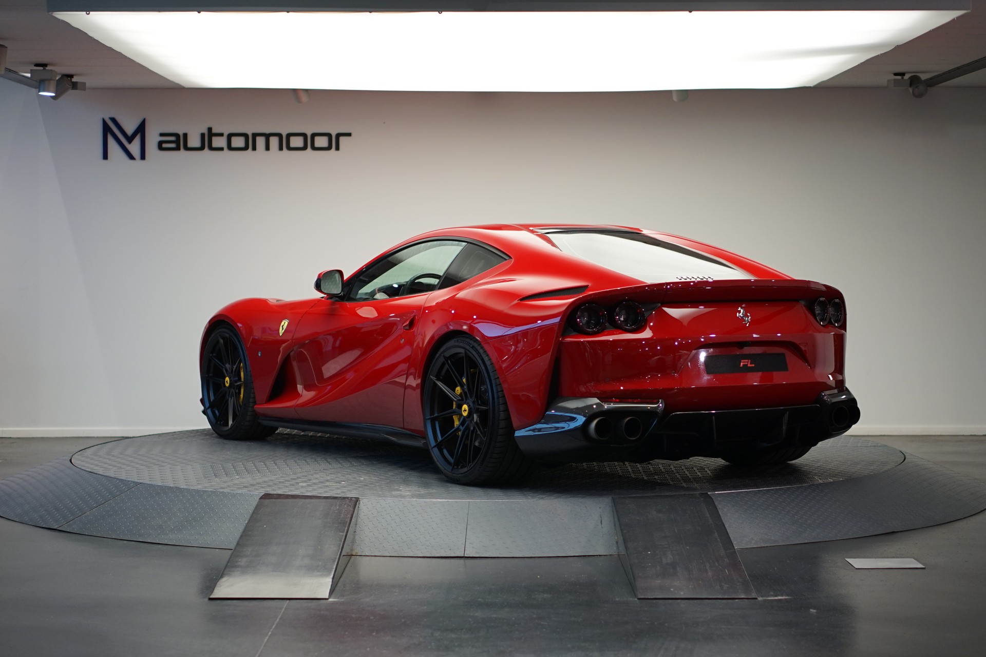 FERRARI 812 Superfast *NOVITEC* *Garantie* *CH-Fahrzeug*-image-6