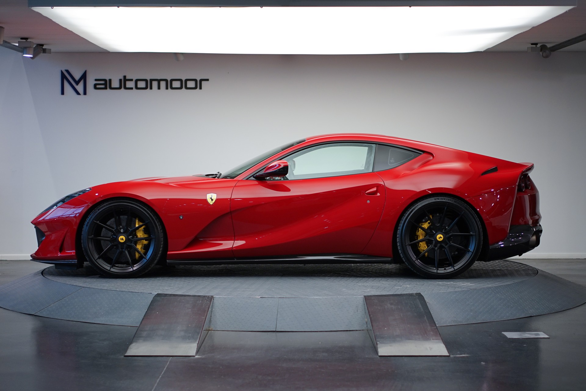 FERRARI 812 Superfast *NOVITEC* *Garantie* *CH-Fahrzeug*-image-8