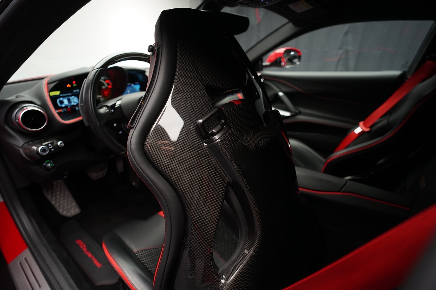FERRARI 812 Superfast *NOVITEC* *Garantie* *CH-Fahrzeug*-image-17