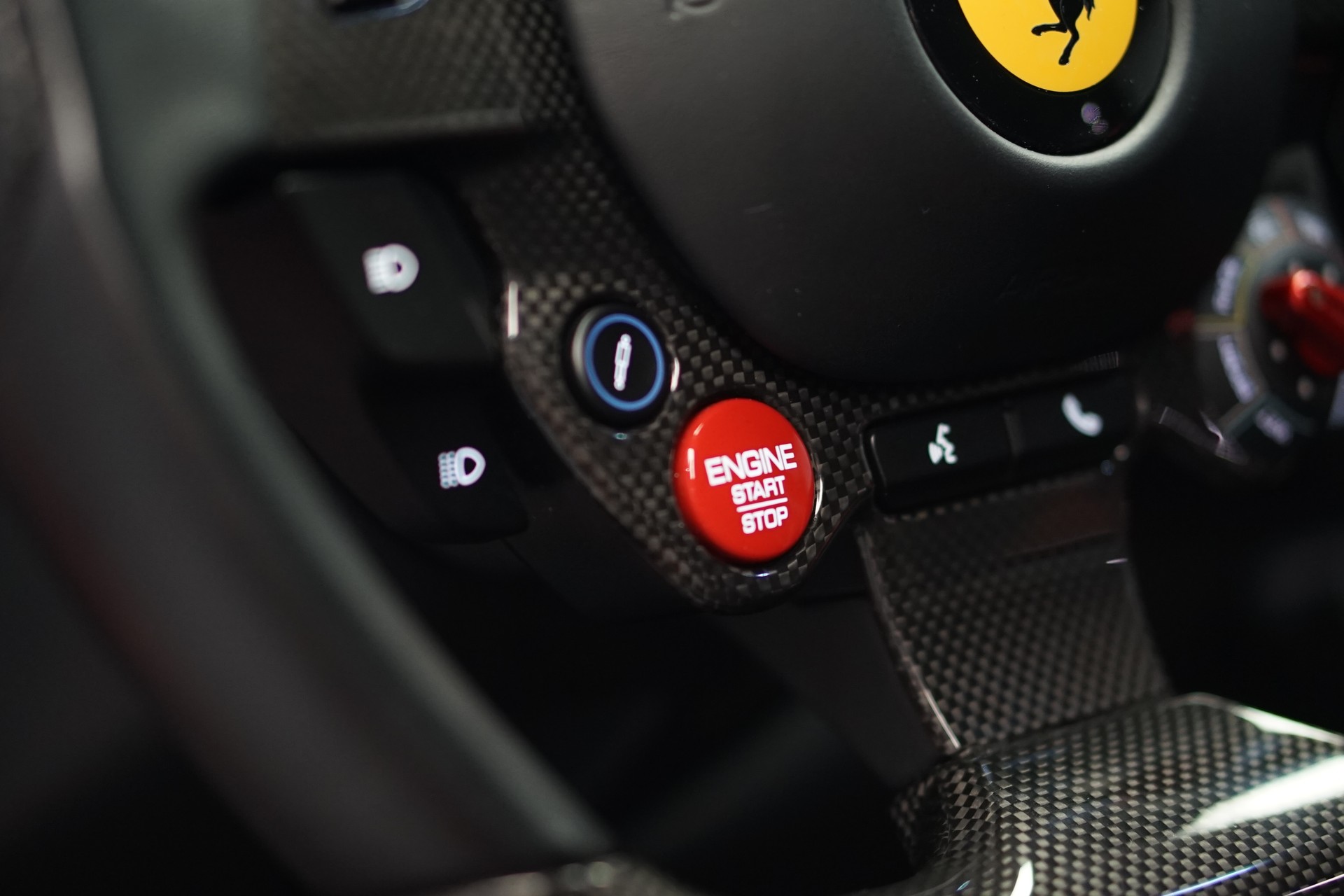 FERRARI 812 Superfast *NOVITEC* *Garantie* *CH-Fahrzeug*-image-22