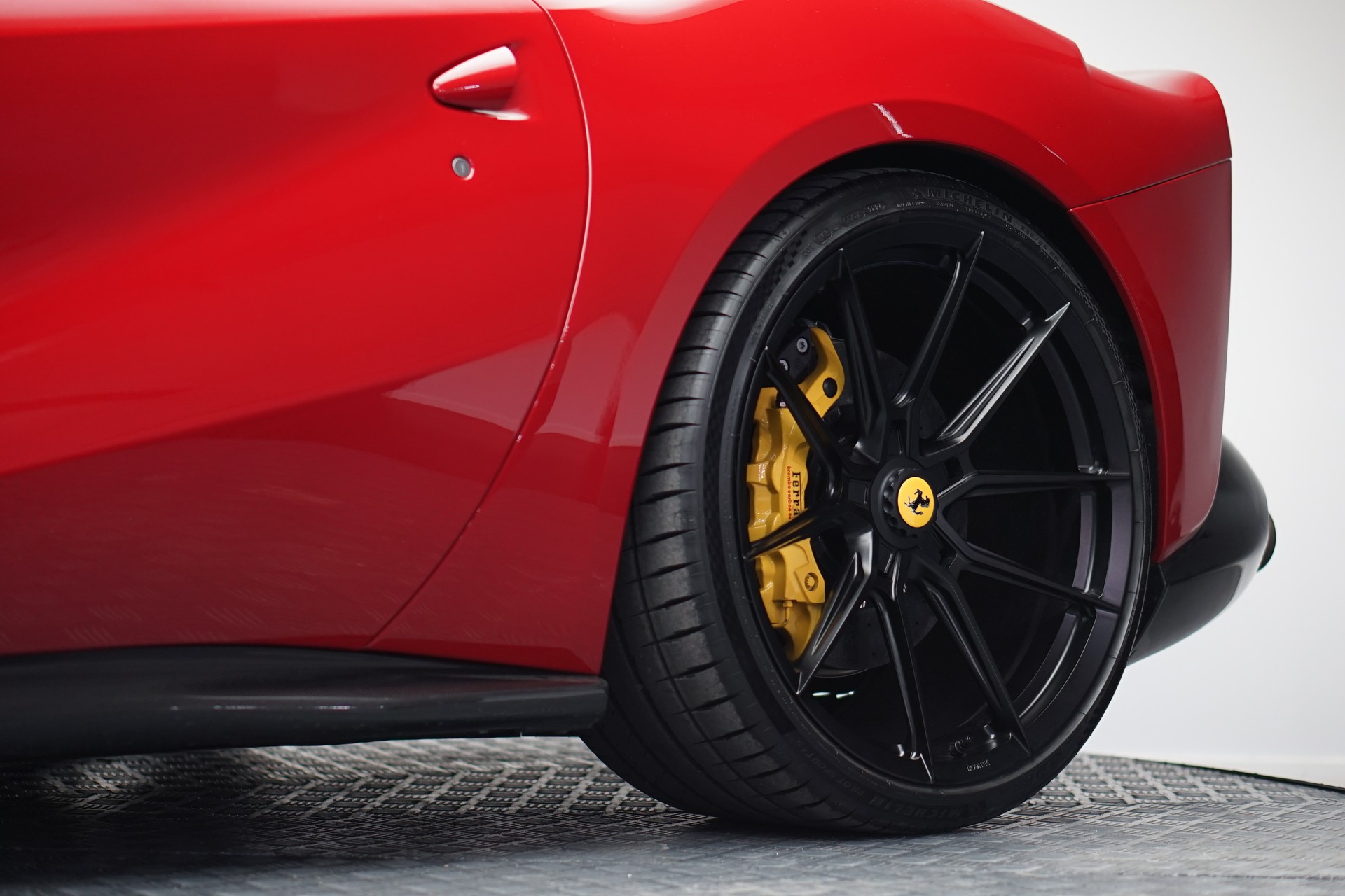 FERRARI 812 Superfast *NOVITEC* *Garantie* *CH-Fahrzeug*-image-12