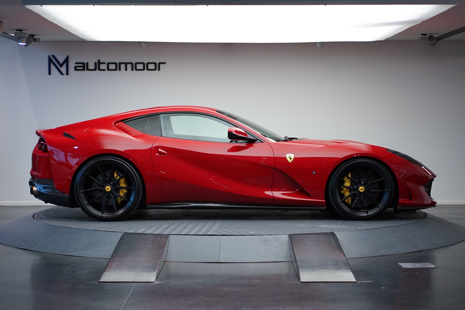 FERRARI 812 Superfast *NOVITEC* *Garantie* *CH-Fahrzeug*-image-3