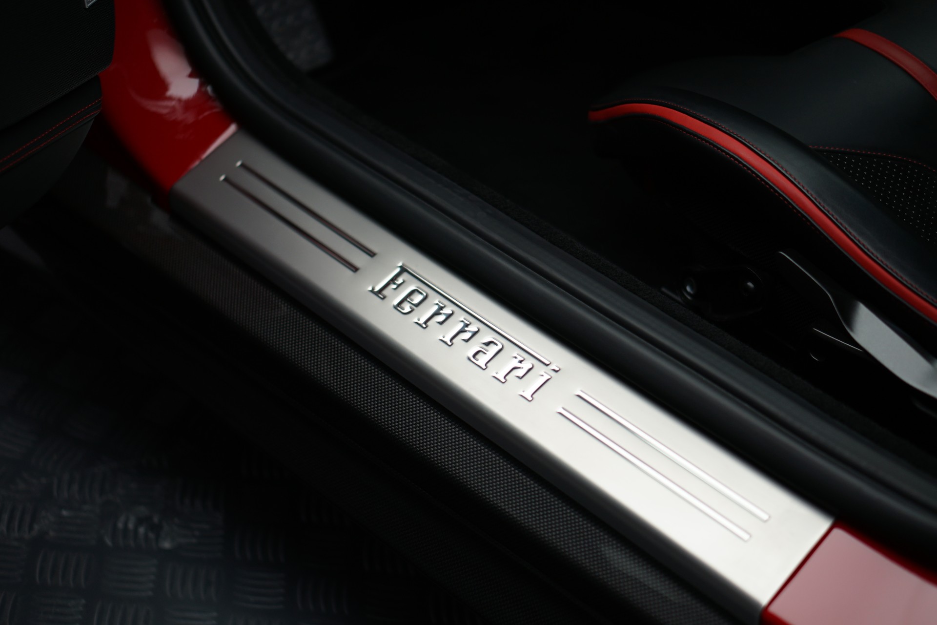 FERRARI 812 Superfast *NOVITEC* *Garantie* *CH-Fahrzeug*-image-35