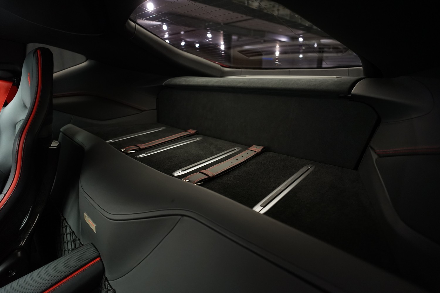 FERRARI 812 Superfast *NOVITEC* *Garantie* *CH-Fahrzeug*-image-18