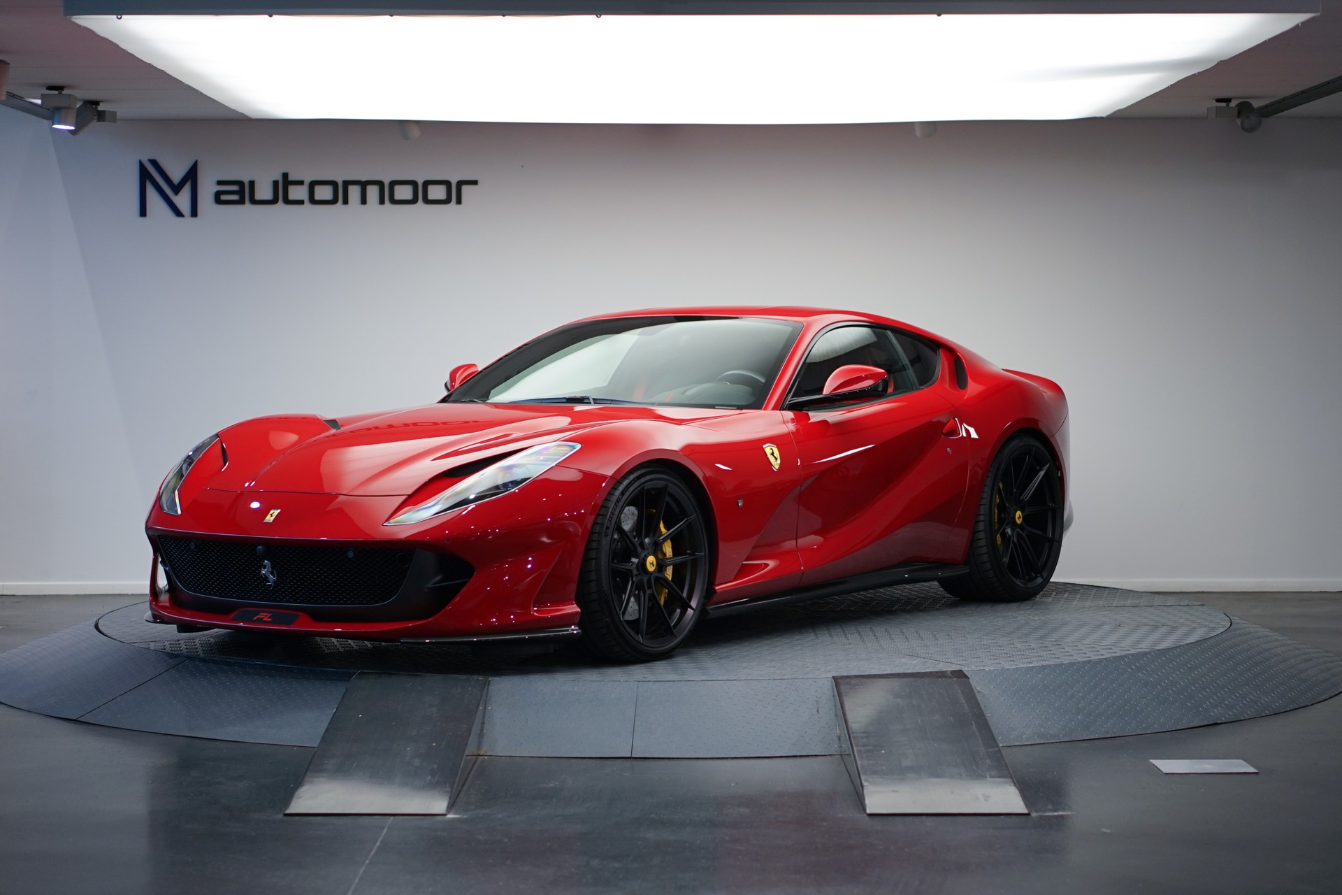 FERRARI 812 Superfast *NOVITEC* *Garantie* *CH-Fahrzeug*-image-0