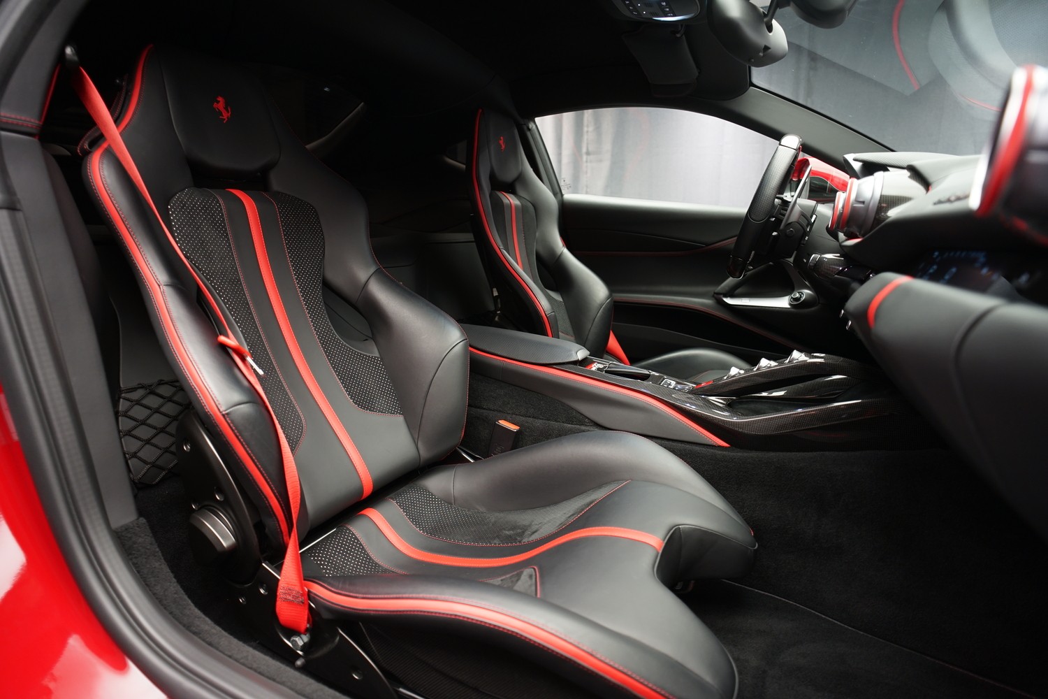 FERRARI 812 Superfast *NOVITEC* *Garantie* *CH-Fahrzeug*-image-16