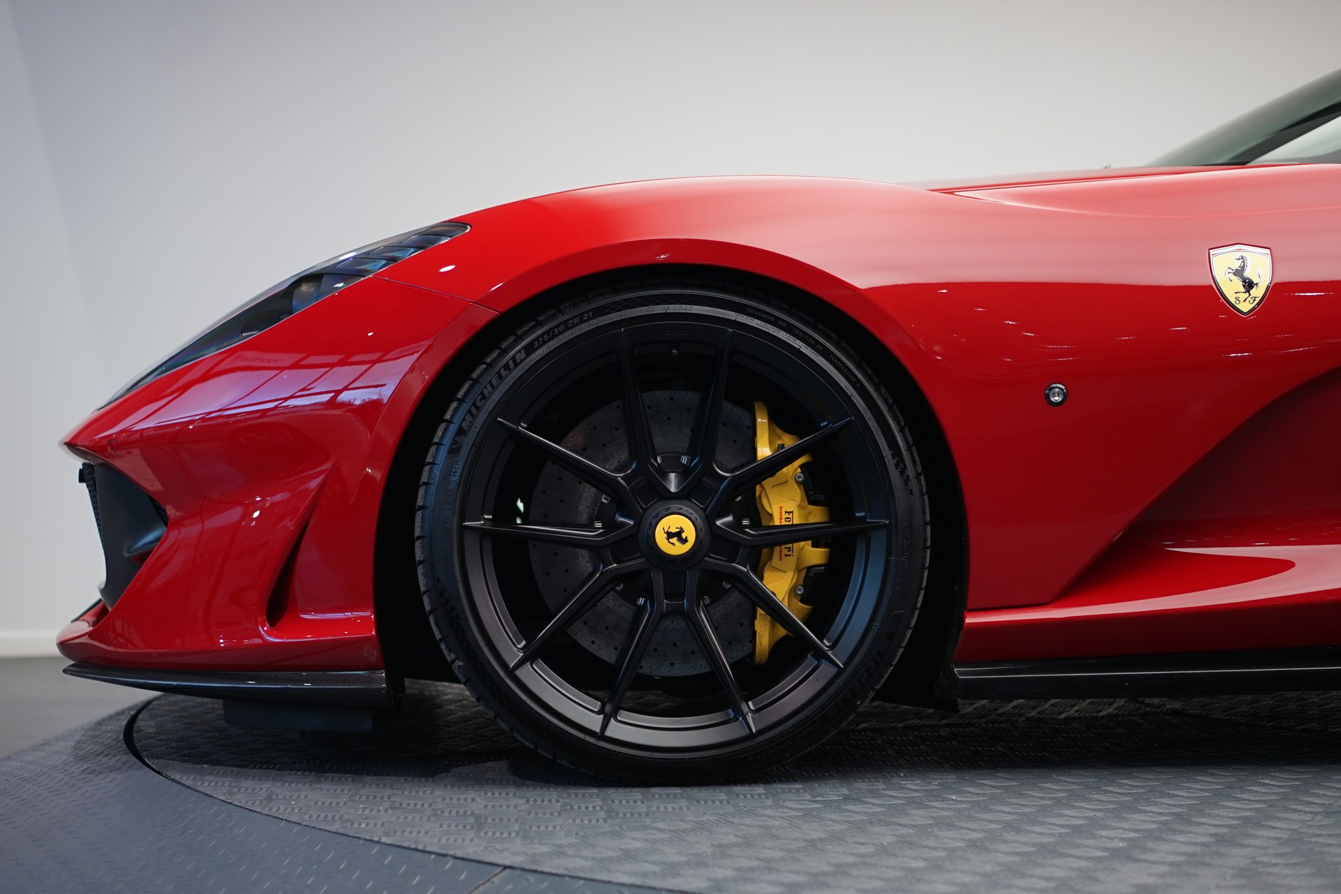 FERRARI 812 Superfast *NOVITEC* *Garantie* *CH-Fahrzeug*-image-10