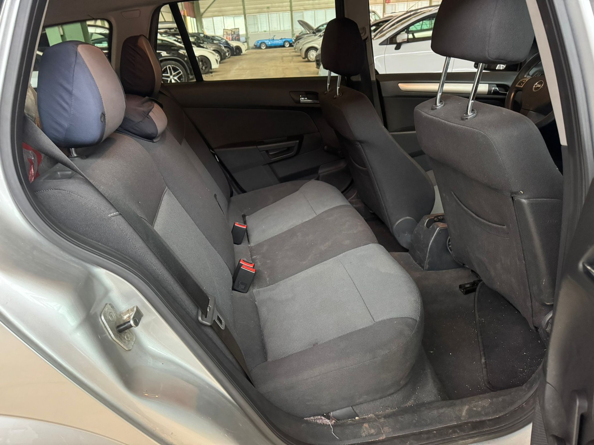 OPEL Astra Caravan 1.6i 16V Enjoy-image-12