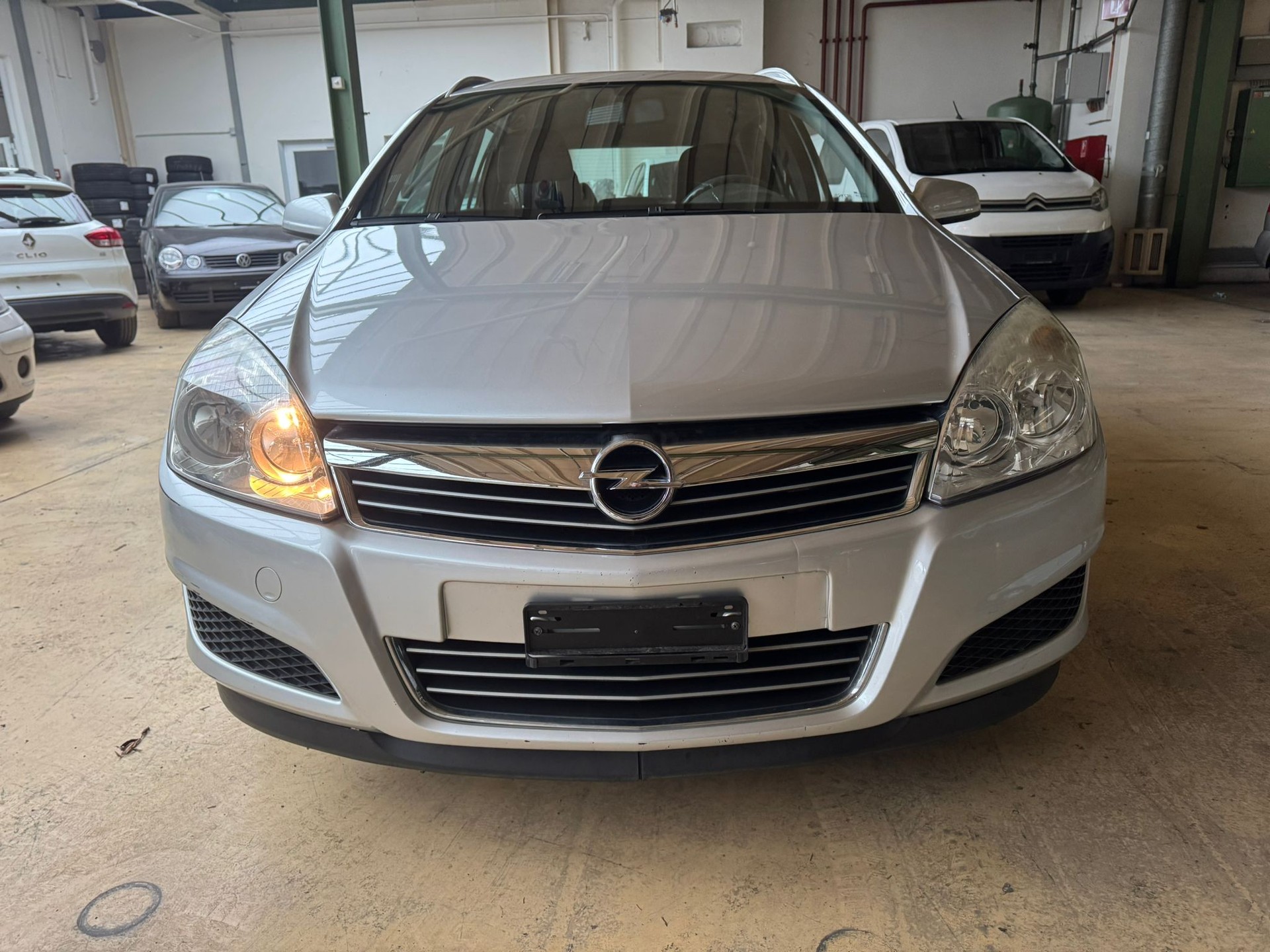 OPEL Astra Caravan 1.6i 16V Enjoy-image-2