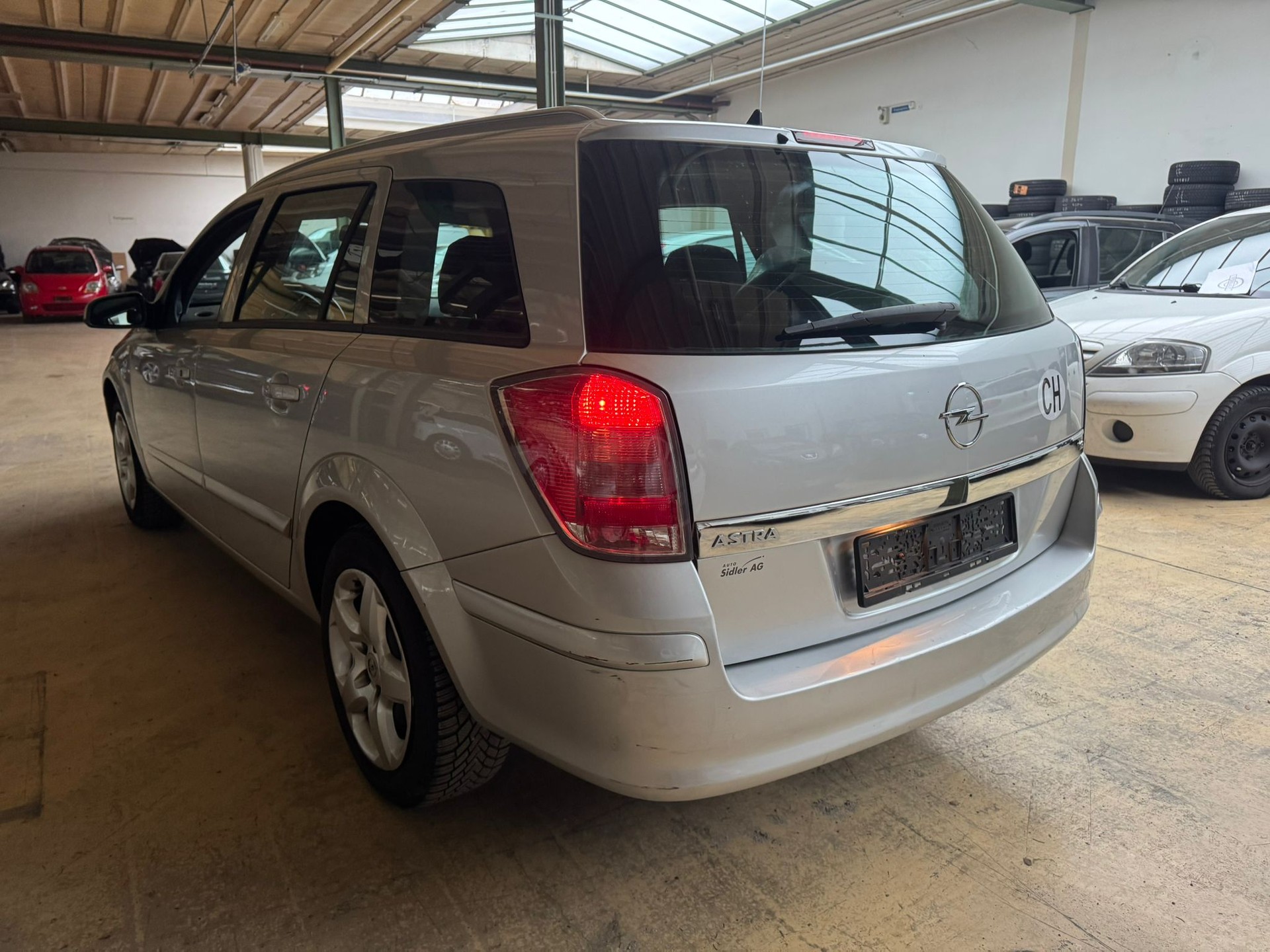 OPEL Astra Caravan 1.6i 16V Enjoy-image-6