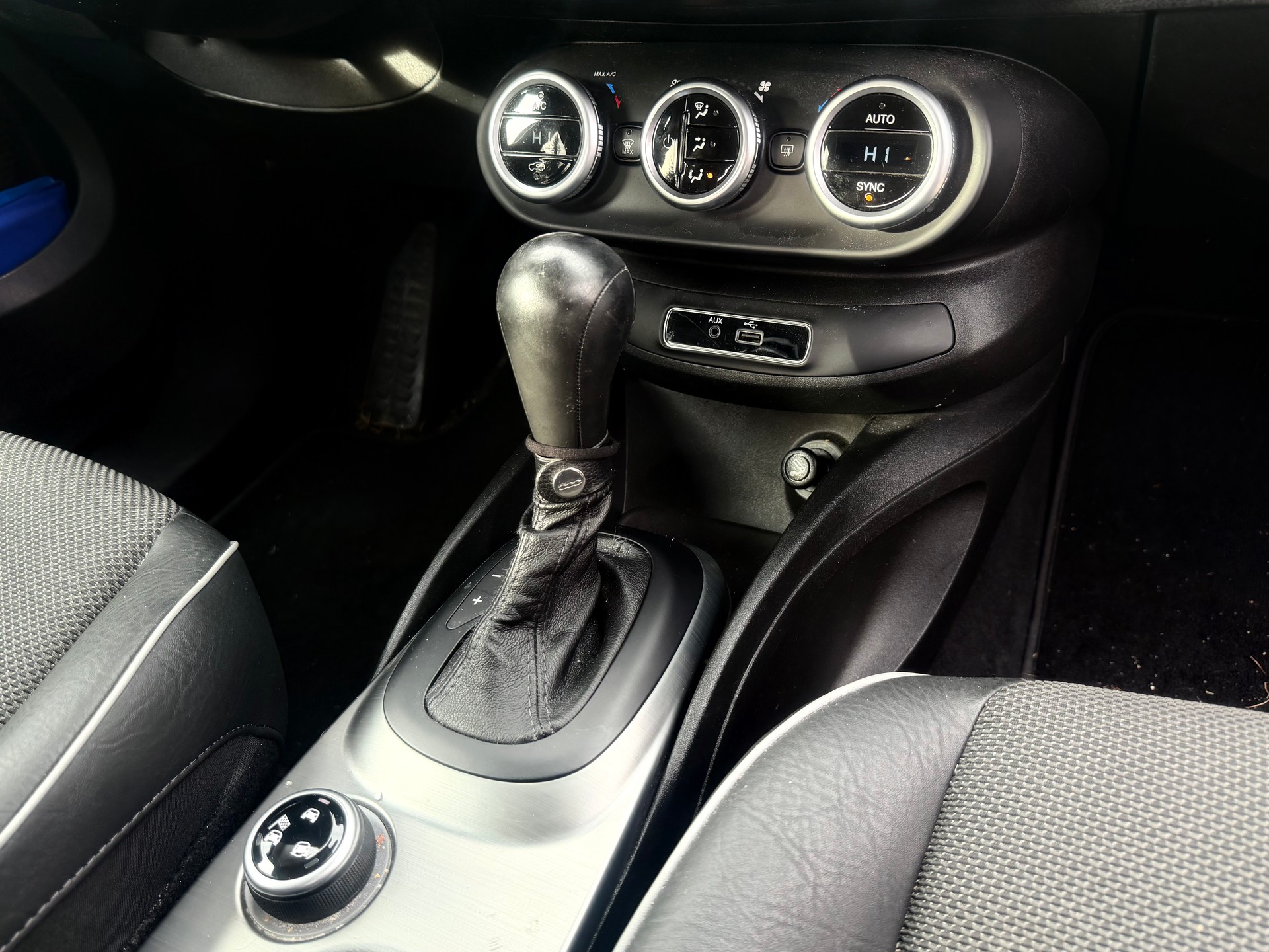 FIAT 500X 2.0 MJ Cross 4x4 Automatic-image-12