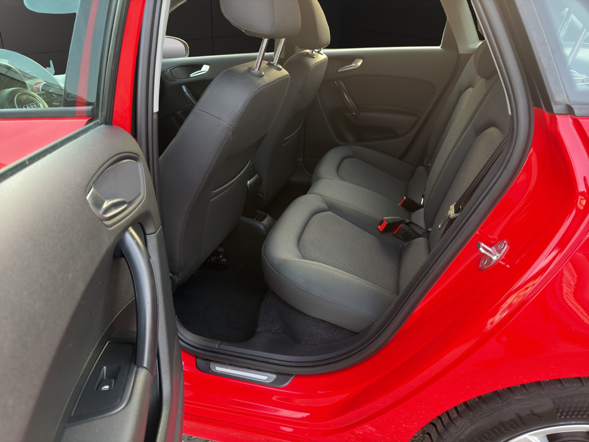 AUDI A1 Sportback 1.2 TFSI Ambition S-Line-image-9