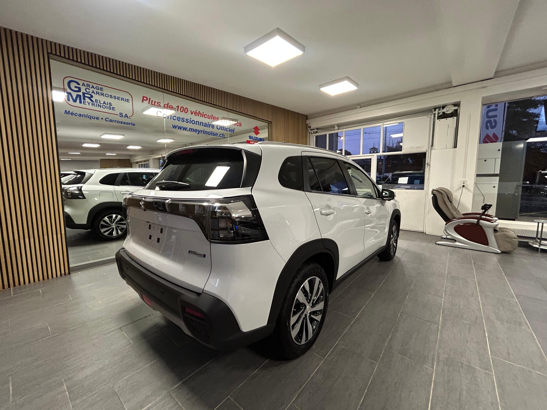 SUZUKI S-Cross 1.4 T Compact Top Hybrid 4x4-image-8