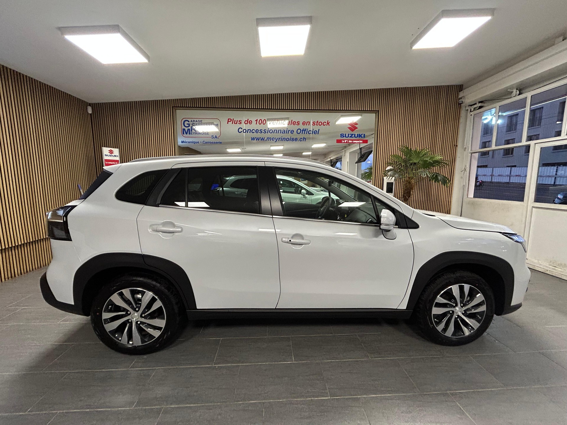 SUZUKI S-Cross 1.4 T Compact Top Hybrid 4x4 4 ROUES HIVER OFFERT-image-0
