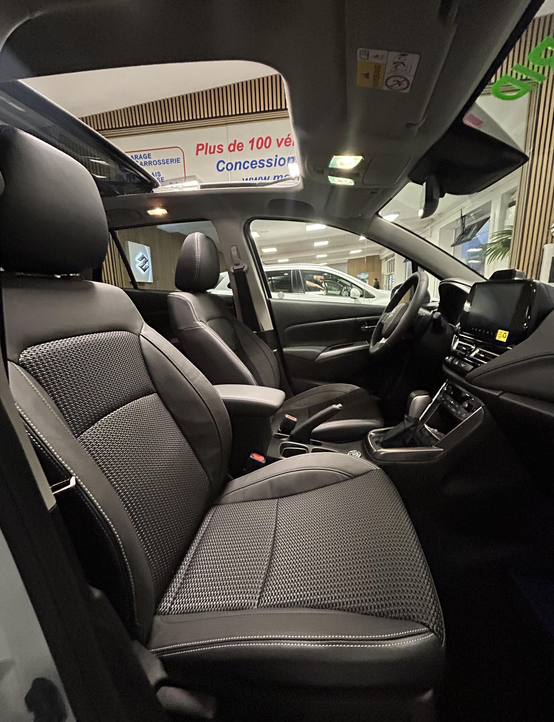 SUZUKI S-Cross 1.4 T Compact Top Hybrid 4x4-image-16