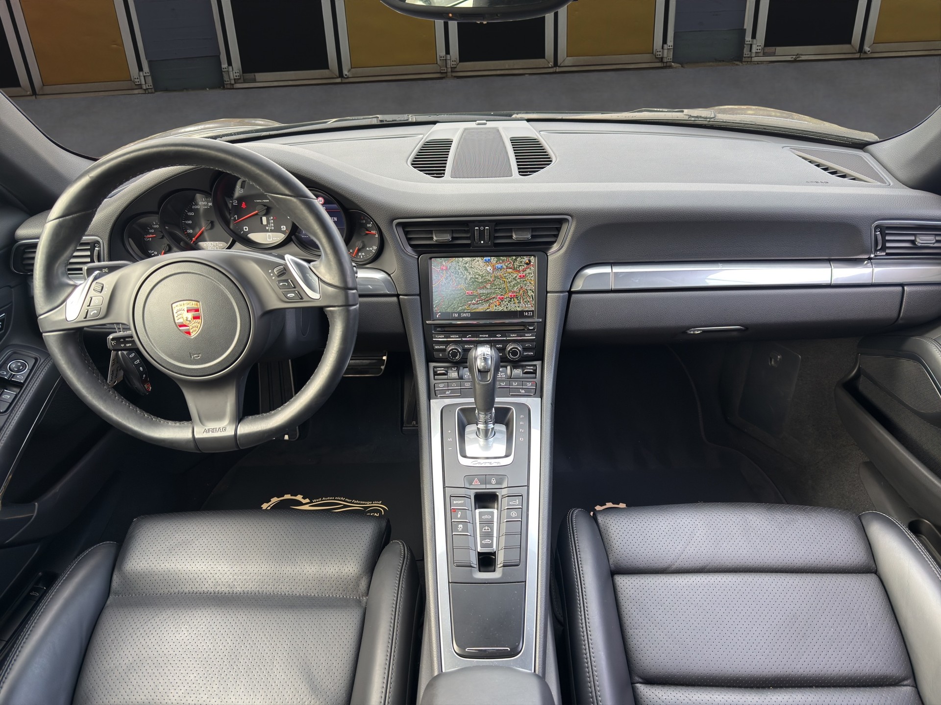PORSCHE 911 Cabriolet 3.4 Carrera 4 PDK-image-11
