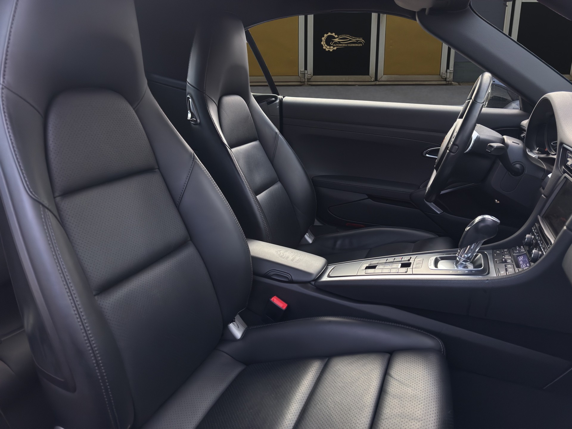 PORSCHE 911 Cabriolet 3.4 Carrera 4 PDK-image-10