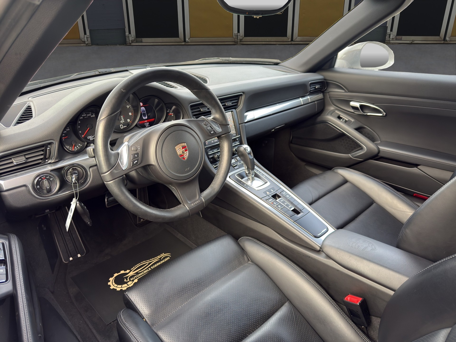 PORSCHE 911 Cabriolet 3.4 Carrera 4 PDK-image-9