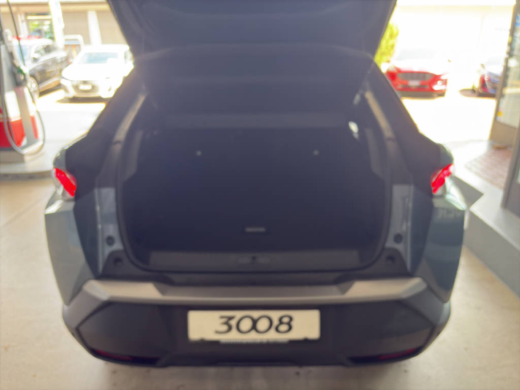 PEUGEOT 3008 1.2 Hybrid GT-image-8