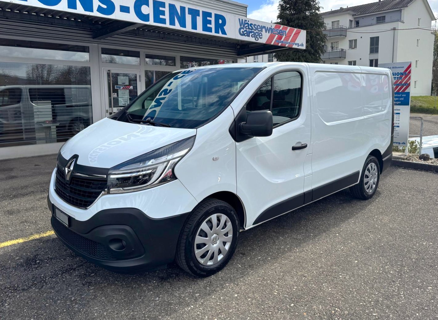 RENAULT Trafic Ene dCi120 2.0 Bus L1H1-image-0