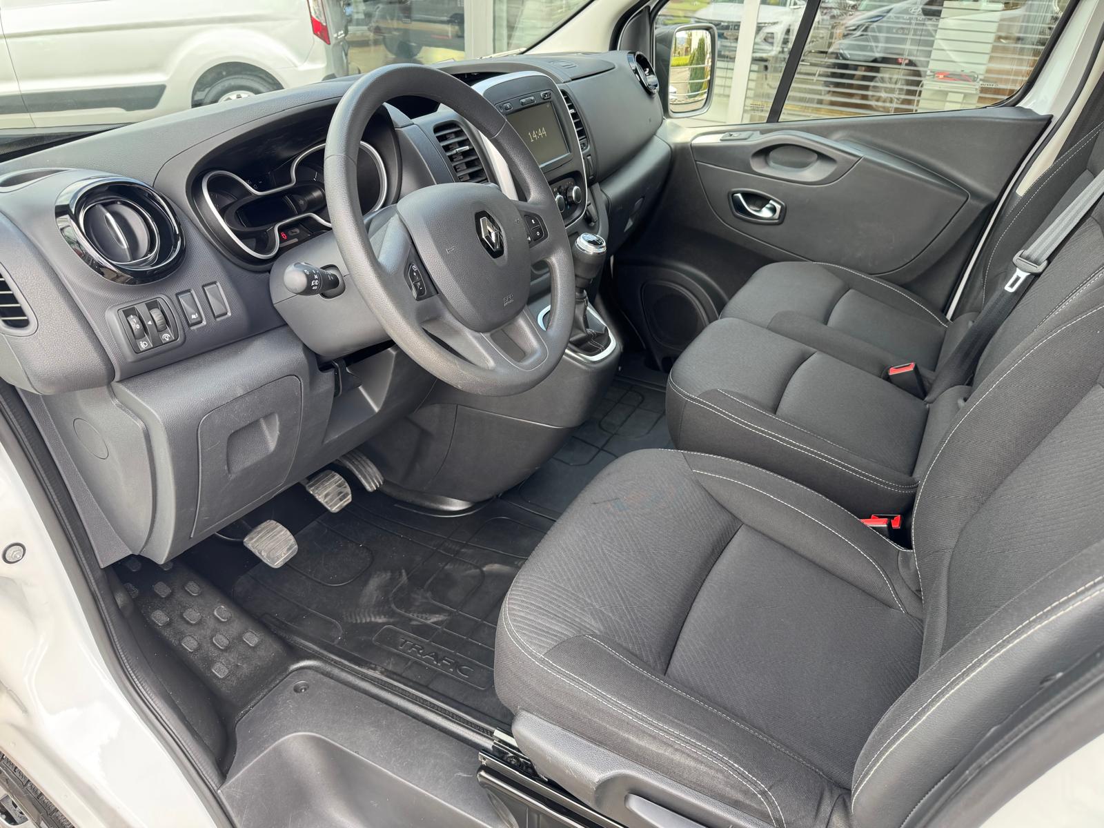 RENAULT Trafic Ene dCi120 2.0 Bus L1H1-image-1