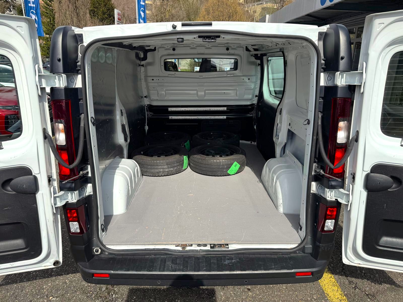 RENAULT Trafic Ene dCi120 2.0 Bus L1H1-image-14