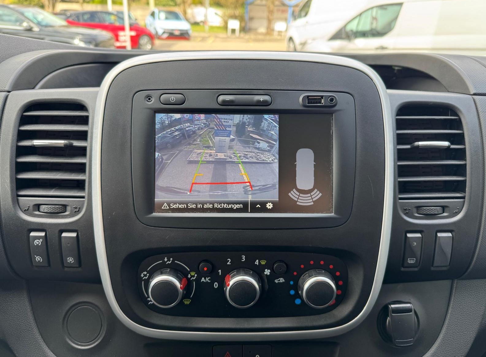 RENAULT Trafic Ene dCi120 2.0 Bus L1H1-image-3