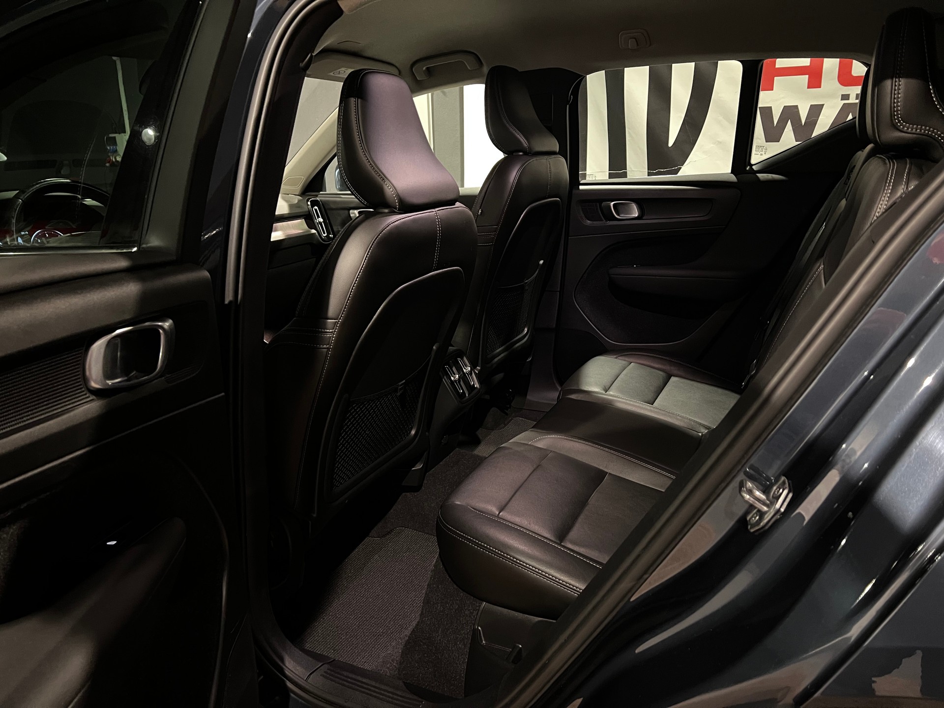 VOLVO XC40 D3 AWD Inscription Geartronic-image-14