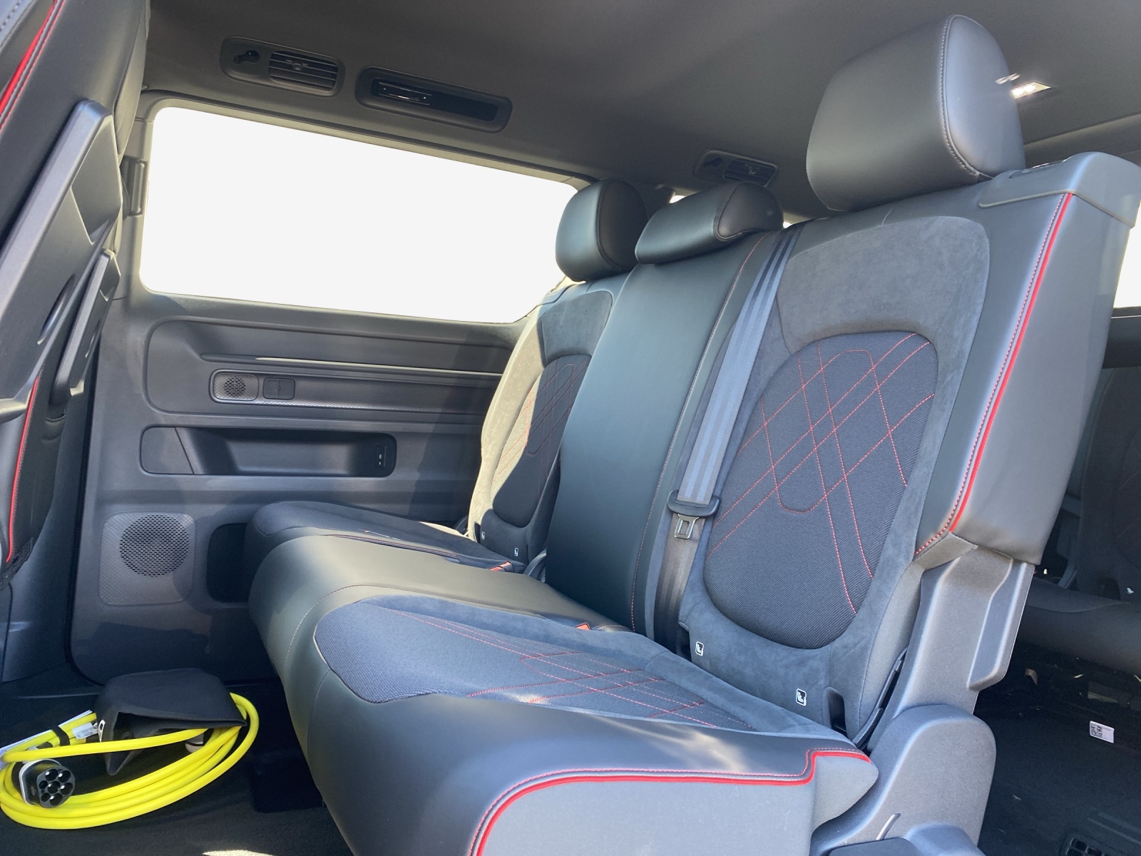 VW ID.Buzz LWB GTX 4 Motion-image-11