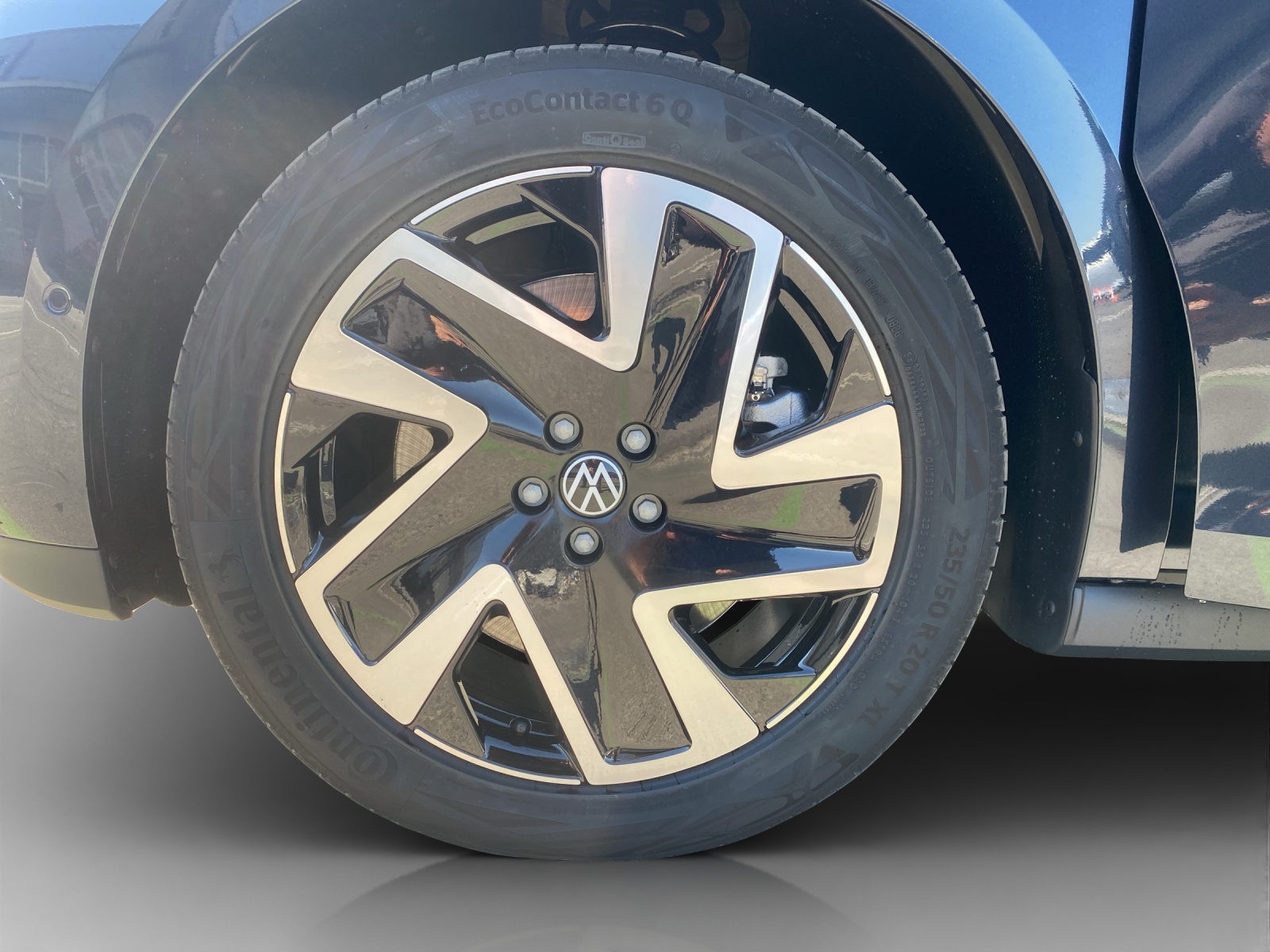 VW ID.Buzz LWB GTX 4 Motion-image-15