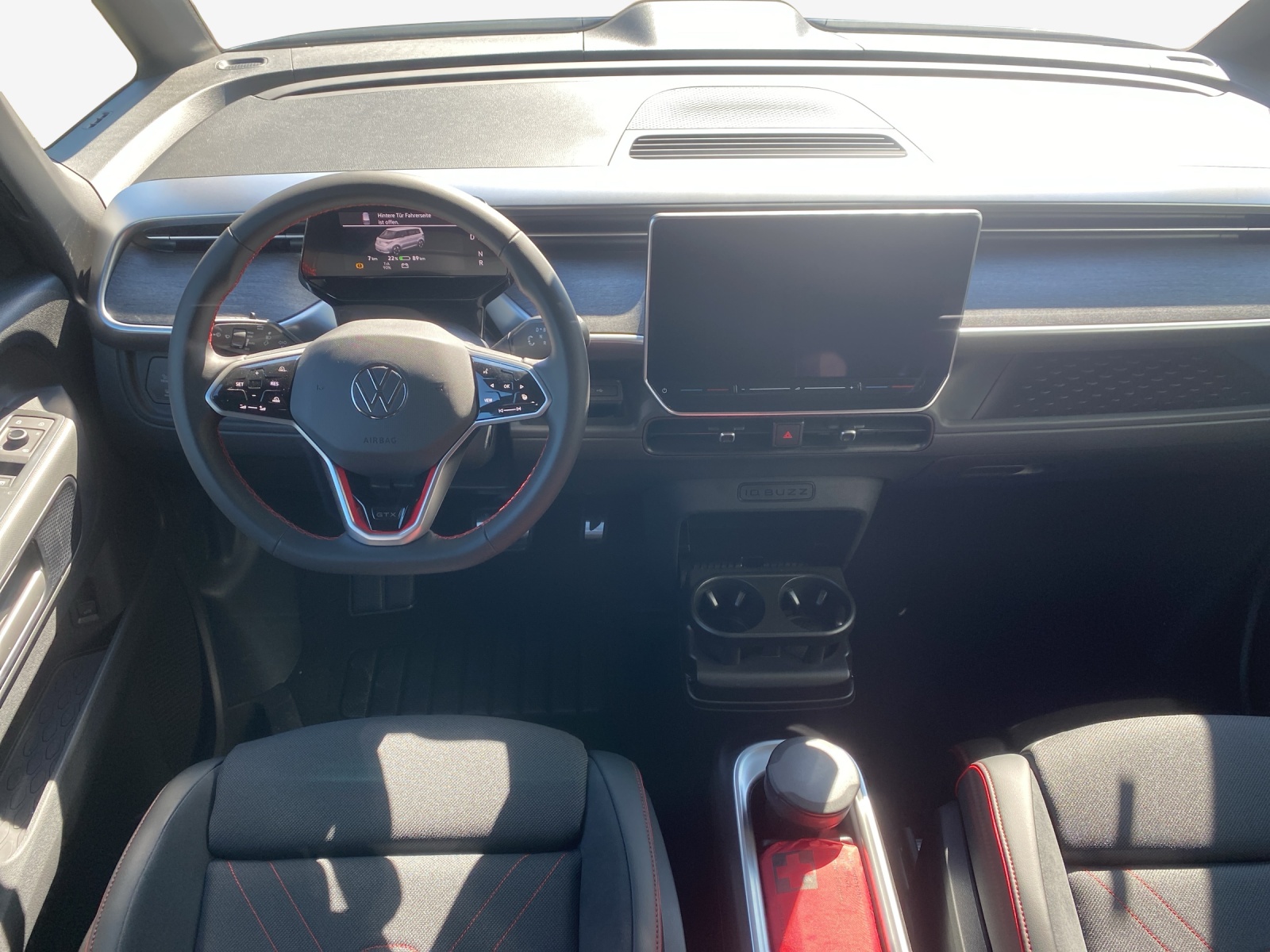 VW ID.Buzz LWB GTX 4 Motion-image-8
