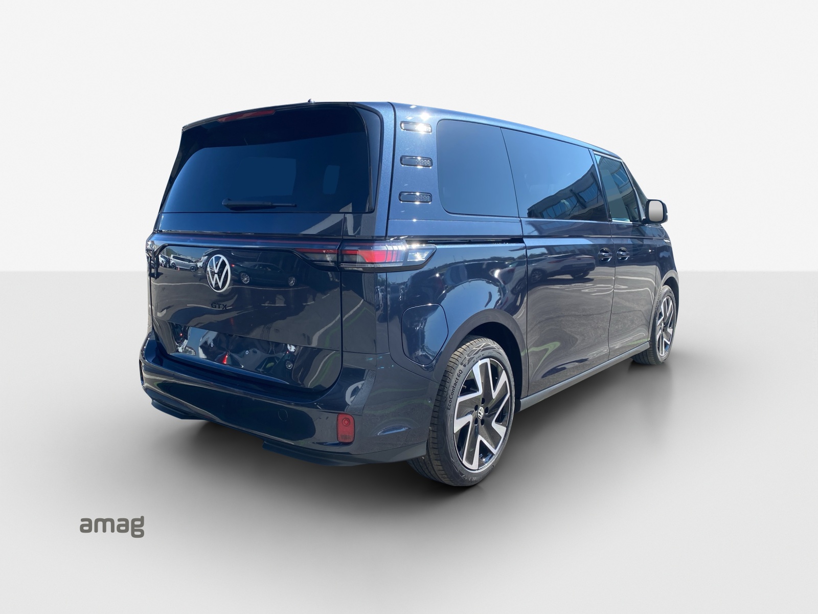 VW ID.Buzz LWB GTX 4 Motion-image-4
