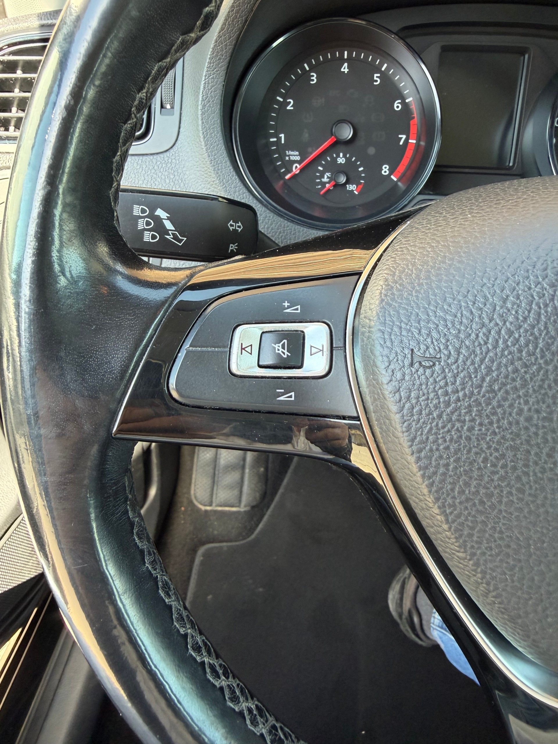 VW Polo 1.0 BMT Trendline-image-8