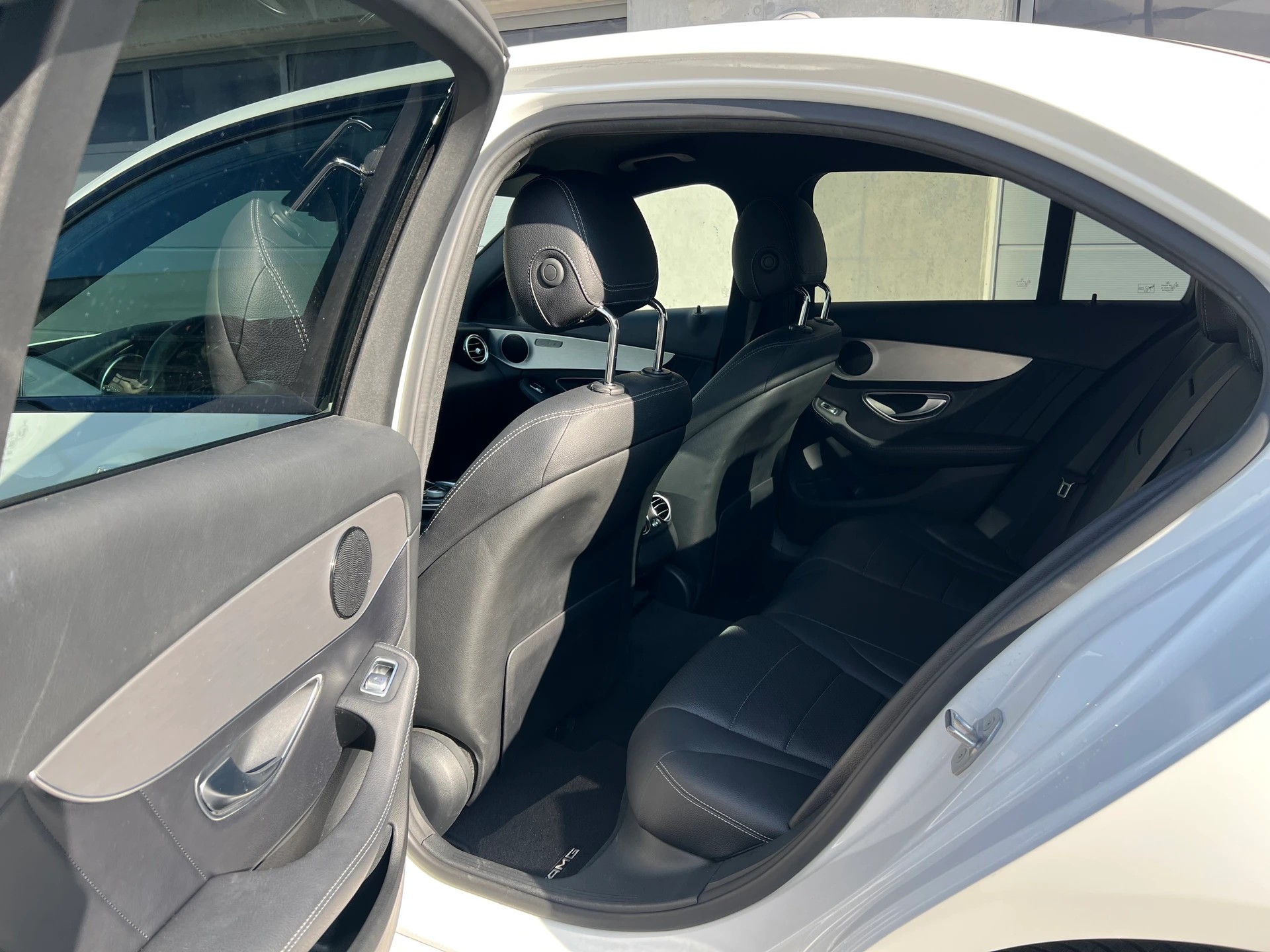 MERCEDES-BENZ C 250 BlueTEC AMG Line 4Matic 9G-Tronic-image-24