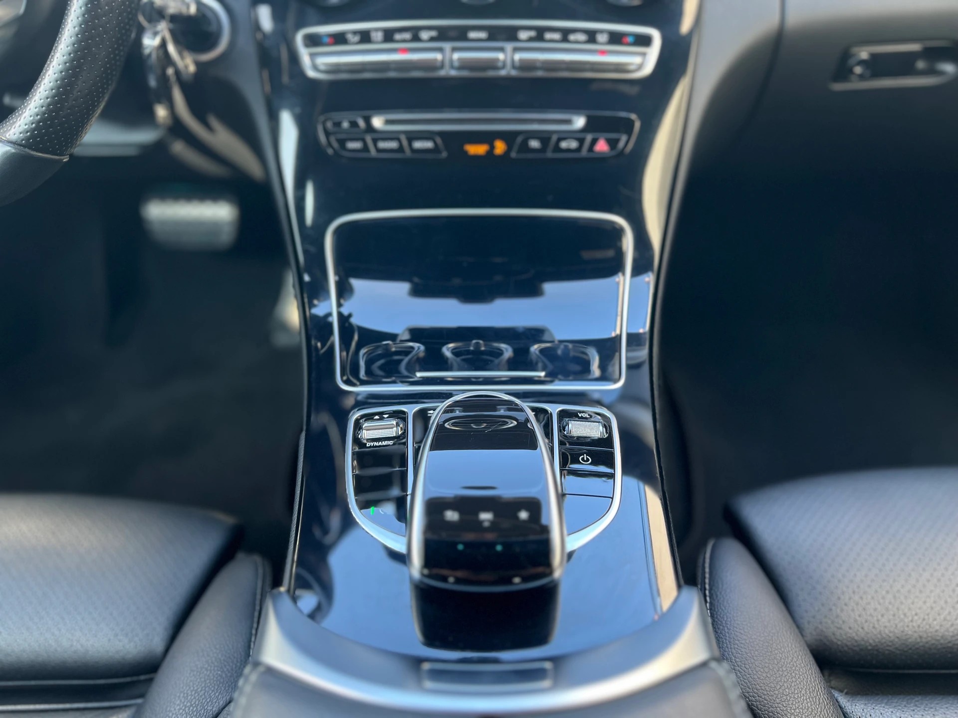 MERCEDES-BENZ C 250 BlueTEC AMG Line 4Matic 9G-Tronic-image-20