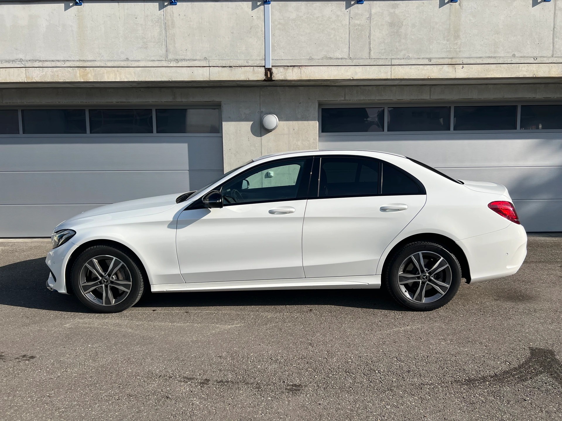 MERCEDES-BENZ C 250 BlueTEC AMG Line 4Matic 9G-Tronic-image-6