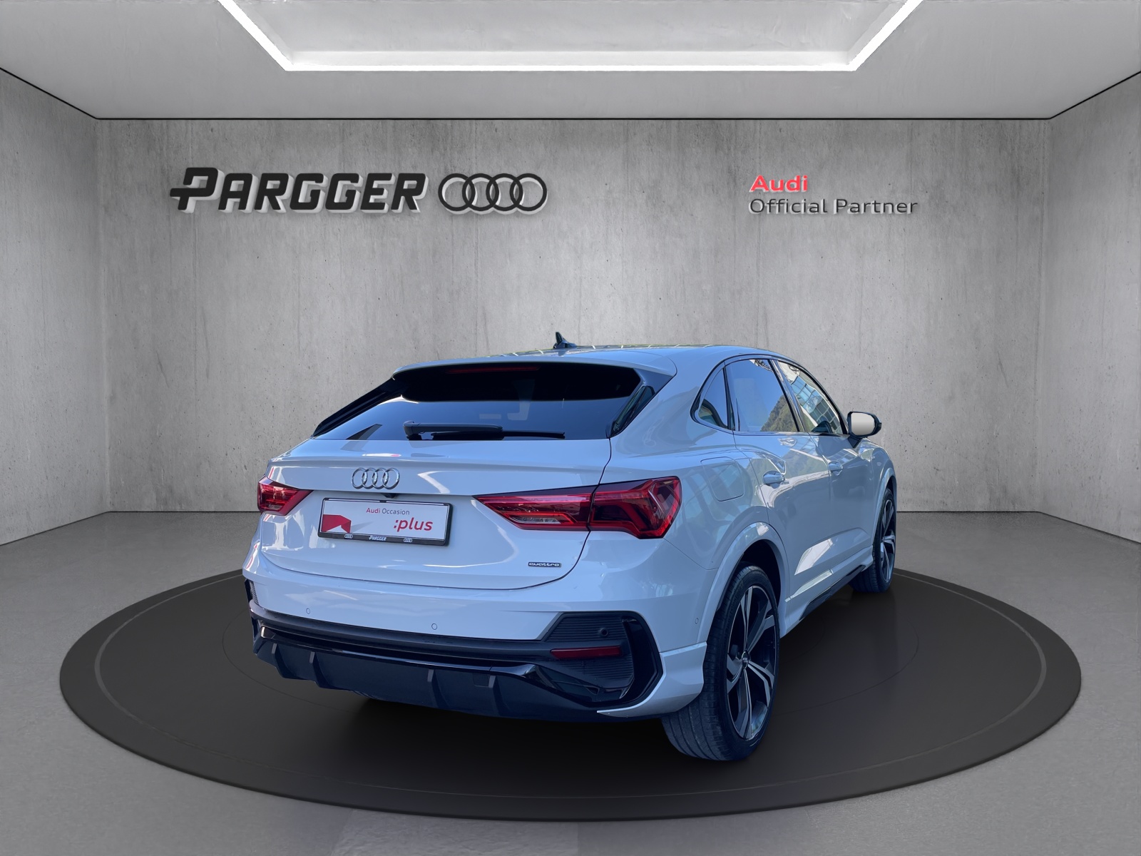 AUDI Q3 Sportback 45 TFSI S line quattro S-tronic-image-5
