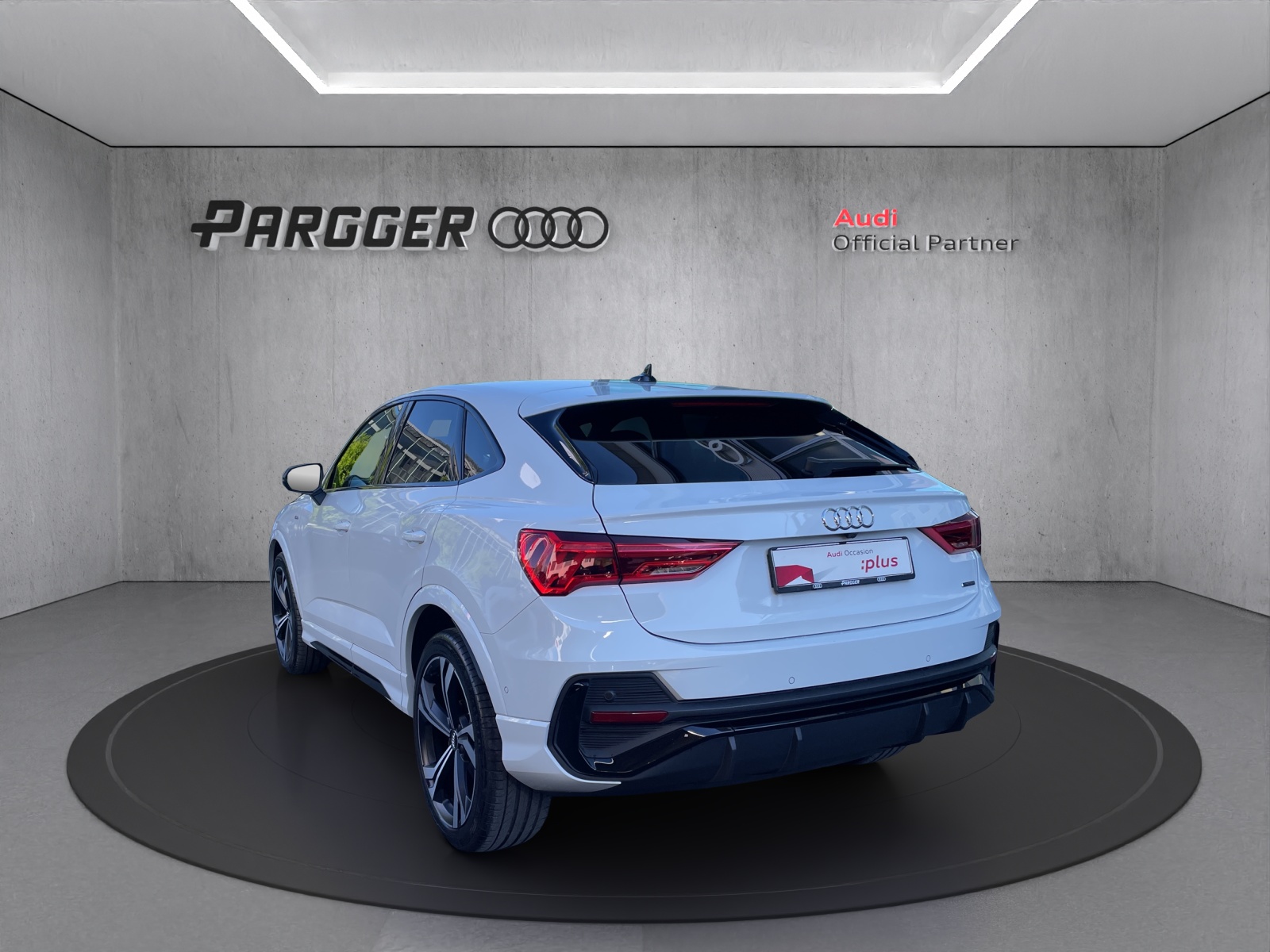 AUDI Q3 Sportback 45 TFSI S line quattro S-tronic-image-4