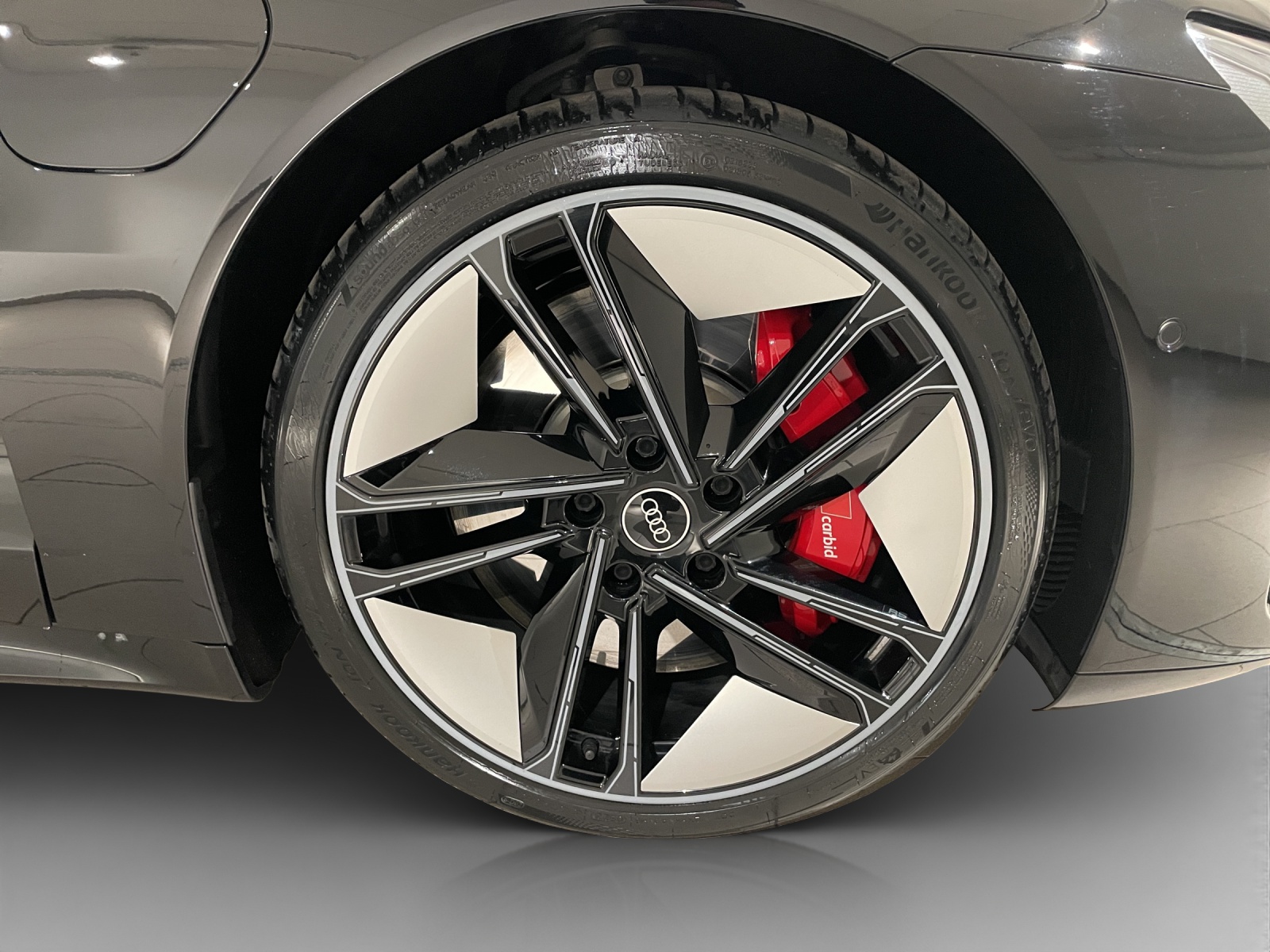 AUDI RS e-tron GT quattro-image-16