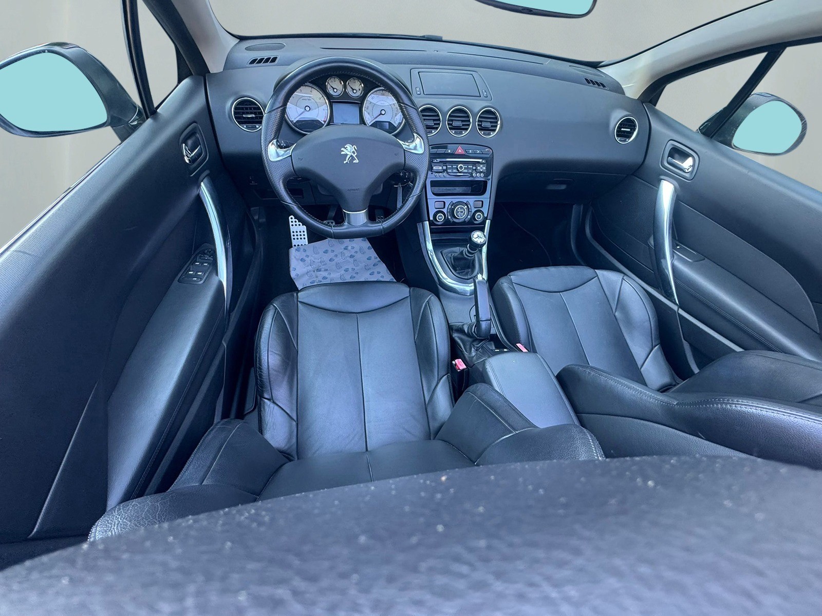 PEUGEOT 308 CC 1.6 16V Turbo Allure-image-11