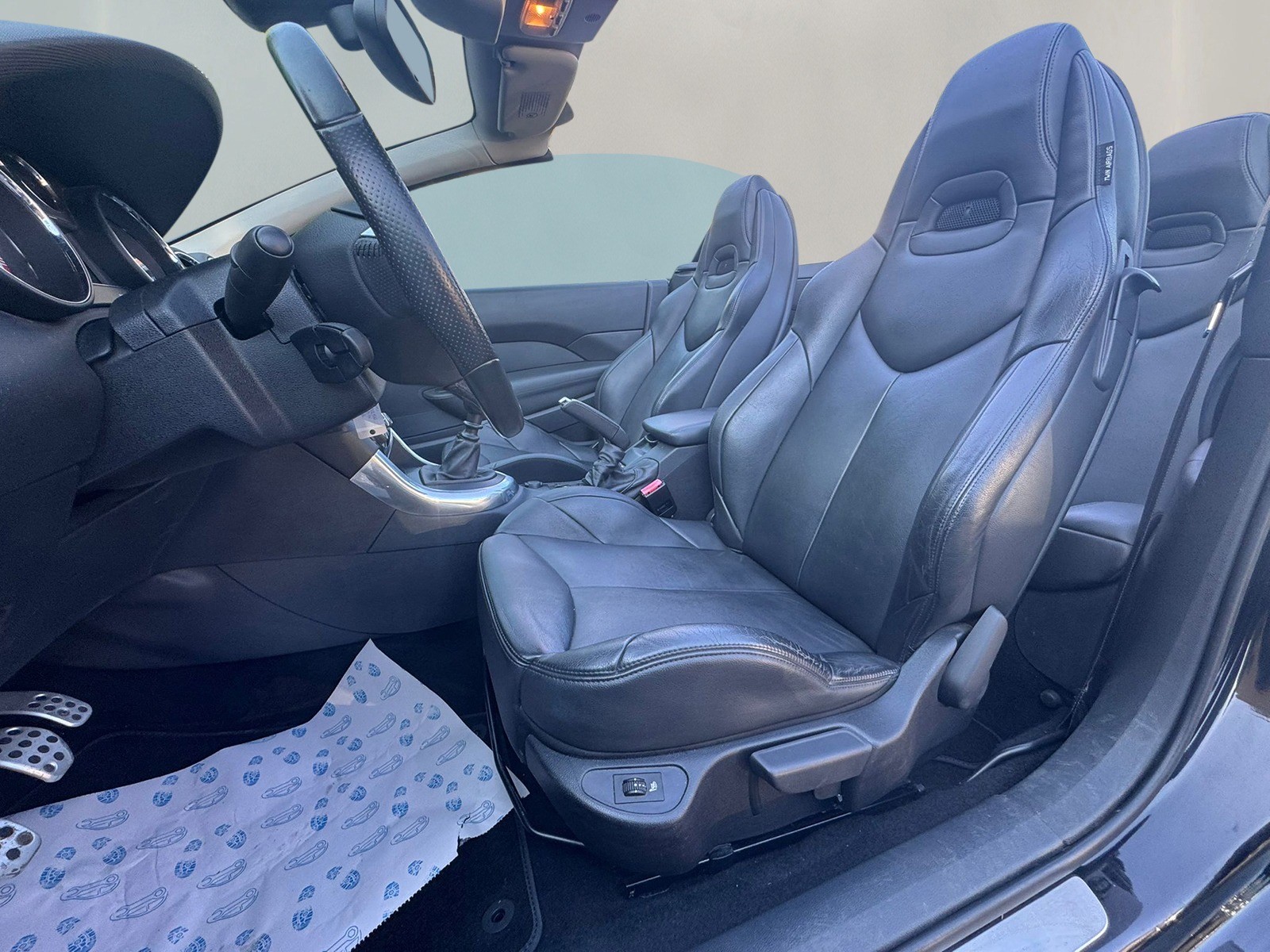 PEUGEOT 308 CC 1.6 16V Turbo Allure-image-10