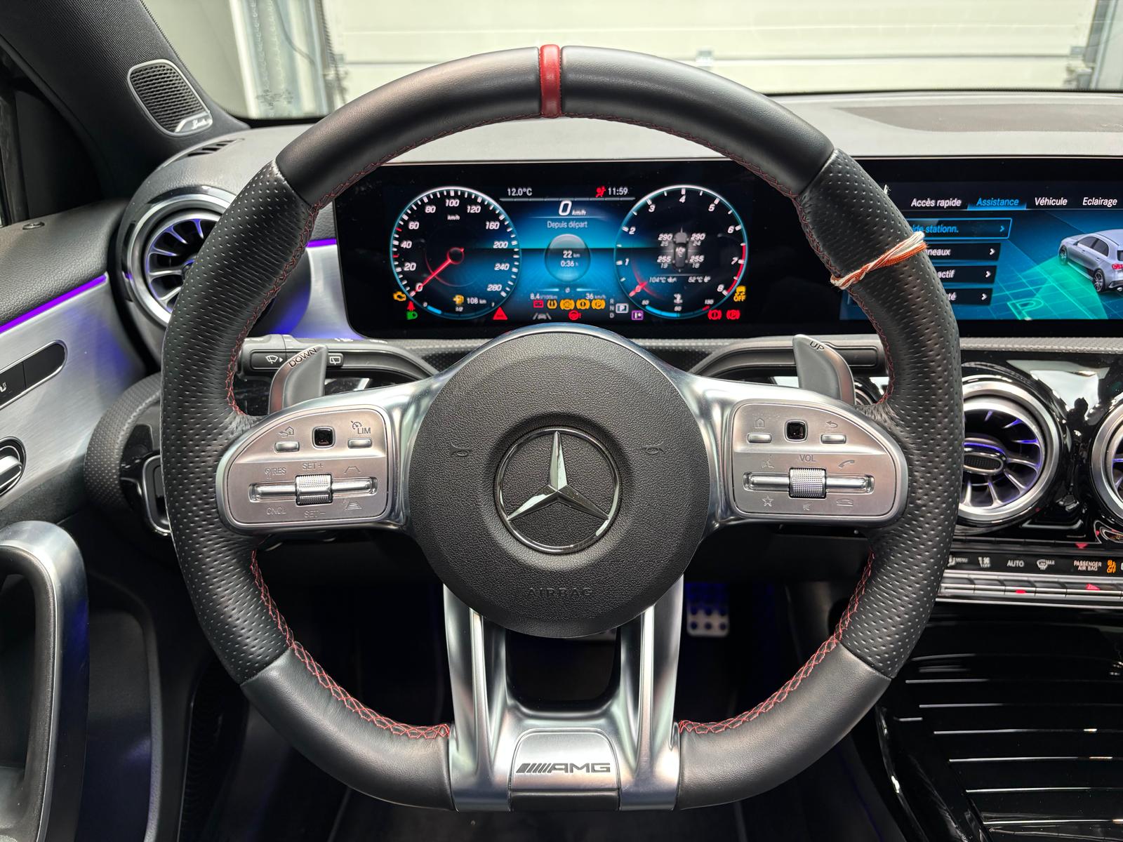 MERCEDES-BENZ A 35 AMG 4Matic Speedshift-image-19