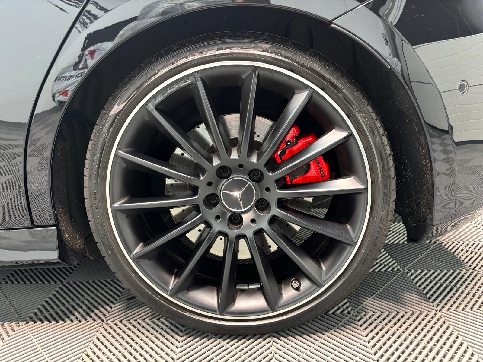 MERCEDES-BENZ A 35 AMG 4Matic Speedshift-image-27